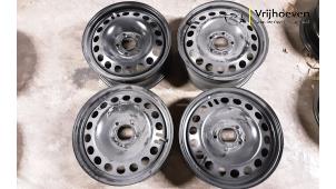 Gebrauchte Felgen Set Opel Astra J (PC6/PD6/PE6/PF6) 1.7 CDTi 16V 110 Preis € 80,00 Margenregelung angeboten von Autodemontage Vrijhoeven B.V.