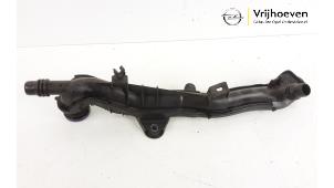 Begagnade Vattenrör Opel Crossland (X) 1.2 Turbo 12V Euro 6 Pris € 10,00 Marginaltabell erbjuds av Autodemontage Vrijhoeven B.V.