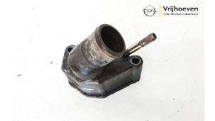 Gebruikte Thermostaathuis Opel Astra H SW (L35) 2.0 16V Turbo Prijs € 35,00 Margeregeling aangeboden door Autodemontage Vrijhoeven B.V.