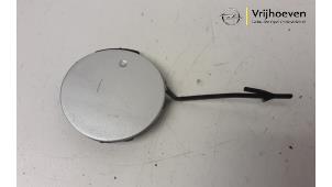 Gebruikte Sleepoog Afdekkap voor Opel Insignia 1.6 CDTI 16V Prijs € 15,00 Margeregeling aangeboden door Autodemontage Vrijhoeven B.V.