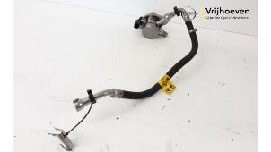 Usados Bomba de gasolina mecánica Opel Astra K 1.2 Turbo 12V Precio € 175,00 Norma de margen ofrecido por Autodemontage Vrijhoeven B.V.
