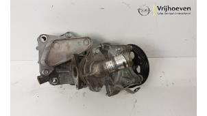 Begagnade Vattenpump Opel Astra K 1.4 Turbo 16V Pris € 100,00 Marginaltabell erbjuds av Autodemontage Vrijhoeven B.V.