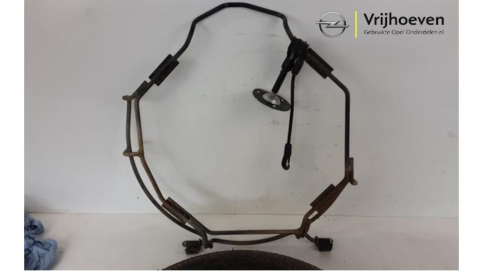 Reservewiel van een Opel Adam 1.4 16V 2018