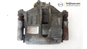 Begagnade Främre bromsok, höger Opel Corsa F (UB/UH/UP) 1.2 12V 75 Pris € 50,00 Marginaltabell erbjuds av Autodemontage Vrijhoeven B.V.