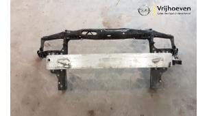 Gebruikte Frontpaneel Opel Corsa D 1.6i OPC 16V Turbo Prijs € 100,00 Margeregeling aangeboden door Autodemontage Vrijhoeven B.V.