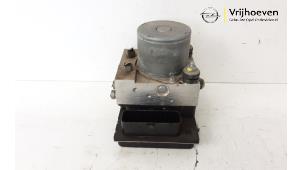 Begagnade ABS-pump Opel Corsa D 1.6i OPC 16V Turbo Pris € 150,00 Marginaltabell erbjuds av Autodemontage Vrijhoeven B.V.