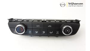 Gebruikte Kachel Bedieningspaneel Opel Crossland (X) 1.2 12V Prijs € 50,00 Margeregeling aangeboden door Autodemontage Vrijhoeven B.V.