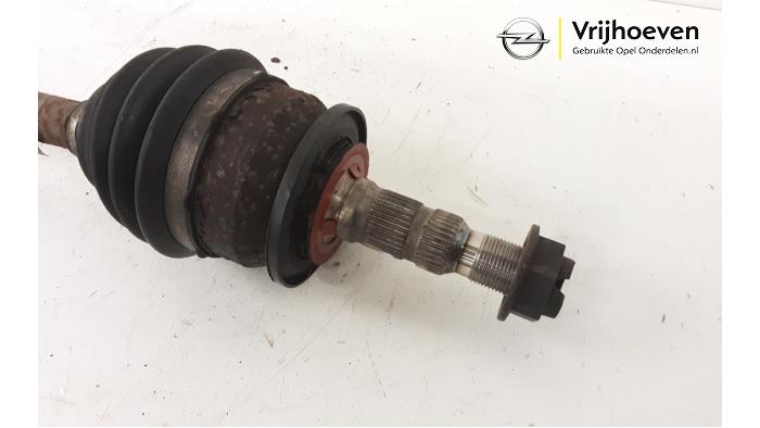 Aandrijfas links-voor van een Opel Astra K Sports Tourer 1.4 Turbo 16V 2017