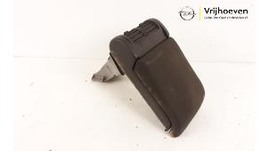 Begagnade Armstöd Opel Vectra C Caravan 2.2 DIG 16V Pris € 30,00 Marginaltabell erbjuds av Autodemontage Vrijhoeven B.V.