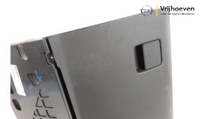 Gebruikte Dashboardkastje Opel Vectra C Caravan 2.2 DIG 16V Prijs € 30,00 Margeregeling aangeboden door Autodemontage Vrijhoeven B.V.