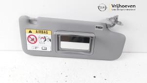 Gebruikte Zonneklep Opel Karl 1.0 12V Prijs € 20,00 Margeregeling aangeboden door Autodemontage Vrijhoeven B.V.