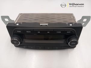 Gebruikte Radio module Opel Karl 1.0 12V Prijs € 100,00 Margeregeling aangeboden door Autodemontage Vrijhoeven B.V.