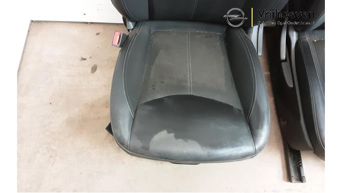 Bekleding Set (compleet) van een Opel Karl 1.0 12V 2017