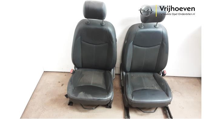 Bekleding Set (compleet) van een Opel Karl 1.0 12V 2017