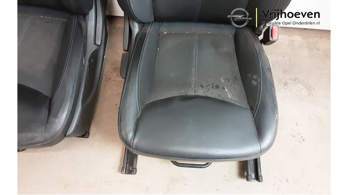 Bekleding Set (compleet) van een Opel Karl 1.0 12V 2017