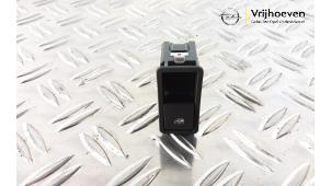 Begagnade Brytare, eldrivna fönster Opel Zafira (M75) 1.9 CDTI 16V Pris € 10,00 Marginaltabell erbjuds av Autodemontage Vrijhoeven B.V.