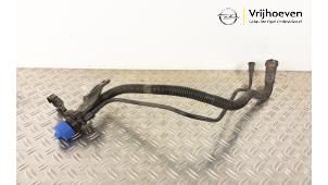 Begagnade Påfyllningsrör, AdBlue-tank Opel Crossland X/Crossland 1.6 CDTi 100 Pris € 75,00 Marginaltabell erbjuds av Autodemontage Vrijhoeven B.V.
