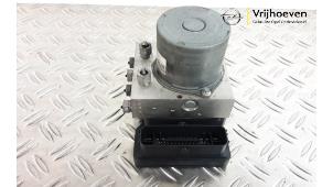 Używane Pompa ABS Opel Astra K 1.4 Turbo 16V Cena € 100,00 Procedura marży oferowane przez Autodemontage Vrijhoeven B.V.
