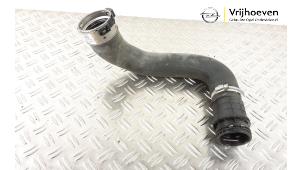 Begagnade Laddluftkylarslang Opel Astra K 1.4 Turbo 16V Pris € 30,00 Marginaltabell erbjuds av Autodemontage Vrijhoeven B.V.