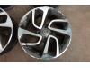 Velgen set van een Opel Crossland (X) 1.2 12V 2017