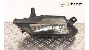 Gebruikte Mistlamp links-voor Opel Insignia Sports Tourer 1.5 Turbo 16V 165 Prijs € 45,00 Margeregeling aangeboden door Autodemontage Vrijhoeven B.V.