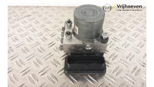 Gebruikte ABS Pomp Opel Insignia Sports Tourer 1.5 Turbo 16V 165 Prijs € 265,00 Margeregeling aangeboden door Autodemontage Vrijhoeven B.V.