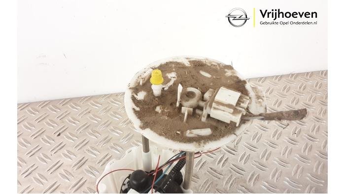 Brandstofpomp Elektrisch van een Opel Insignia 1.8 16V Ecotec 2009