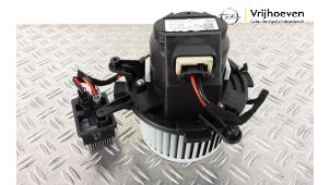 Gebruikte Kachel Ventilatiemotor Opel Grandland (X) 1.2 Turbo 12V Prijs € 100,00 Margeregeling aangeboden door Autodemontage Vrijhoeven B.V.