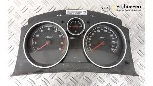 Używane Tablica rozdzielcza Opel Zafira (M75) 1.8 16V Ecotec Cena € 50,00 Procedura marży oferowane przez Autodemontage Vrijhoeven B.V.