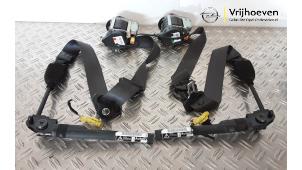 Begagnade Set med bältessträckare Opel Astra J GTC (PD2/PF2) 1.4 Turbo 16V ecoFLEX 140 Pris € 200,00 Marginaltabell erbjuds av Autodemontage Vrijhoeven B.V.