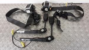Begagnade Set med bältessträckare Opel Astra J (PC6/PD6/PE6/PF6) 1.3 CDTI 16V EcoFlex Pris € 200,00 Marginaltabell erbjuds av Autodemontage Vrijhoeven B.V.