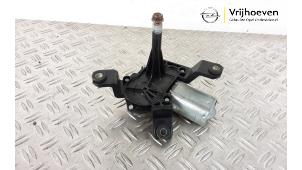 Gebruikte Ruitenwissermotor achter Opel Insignia Sports Tourer 2.0 Turbo 16V Ecotec Prijs € 30,00 Margeregeling aangeboden door Autodemontage Vrijhoeven B.V.