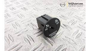 Gebruikte Airbag schakelaar Opel Insignia Sports Tourer 2.0 Turbo 16V Ecotec Prijs € 10,00 Margeregeling aangeboden door Autodemontage Vrijhoeven B.V.
