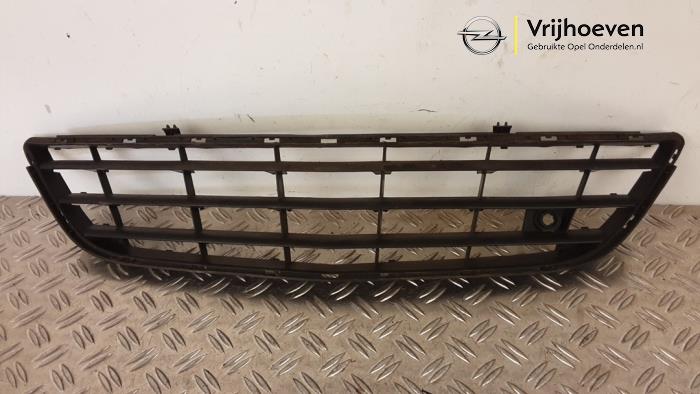 Grille van een Opel Corsa D 1.4 16V Twinport 2008