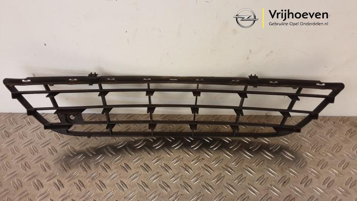 Grille van een Opel Corsa D 1.4 16V Twinport 2008