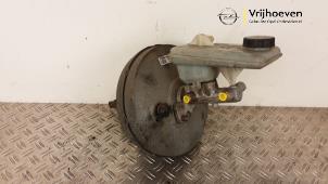 Gebruikte Rembekrachtiger Opel Vivaro 1.9 DI Prijs € 100,00 Margeregeling aangeboden door Autodemontage Vrijhoeven B.V.