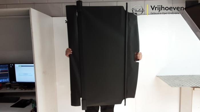 Dekzeil Bagageruimte van een Opel Astra H SW (L35) 1.7 CDTi 16V 2008