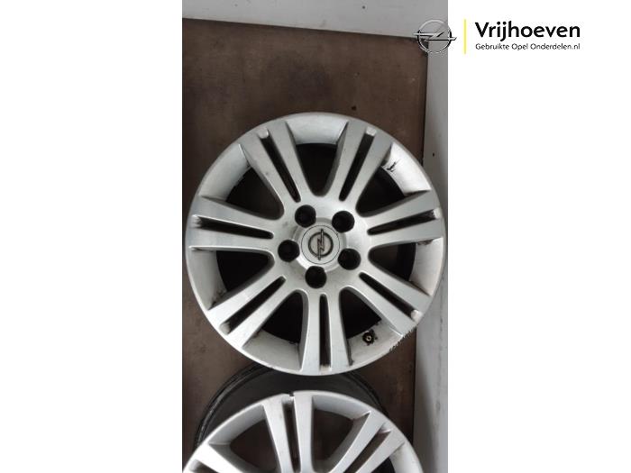 Felgen Set van een Opel Astra H SW (L35) 1.7 CDTi 16V 2008
