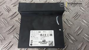 Gebruikte Keyless vehicle module Opel Astra L (F3/FB/FM/FP) 1.6 Plug-in Hybrid Turbo 16V Prijs € 75,00 Margeregeling aangeboden door Autodemontage Vrijhoeven B.V.
