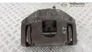 Begagnade Främre bromsok, vänster Opel Signum (F48) 3.2 V6 24V Pris € 100,00 Marginaltabell erbjuds av Autodemontage Vrijhoeven B.V.