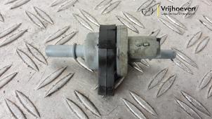 Gebruikte Evap klep Opel Crossland (X) 1.2 Turbo 12V Prijs € 15,00 Margeregeling aangeboden door Autodemontage Vrijhoeven B.V.