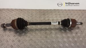 Gebruikte Aandrijfas links-voor Opel Grandland (X) 1.2 Turbo 12V Prijs € 150,00 Margeregeling aangeboden door Autodemontage Vrijhoeven B.V.