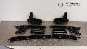 Begagnade Stötfångarram, bak Opel Insignia Sports Tourer 2.0 GSi Turbo 16V 4x4 Pris € 100,00 Marginaltabell erbjuds av Autodemontage Vrijhoeven B.V.