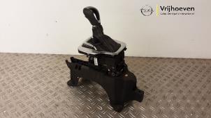 Begagnade Automatisk växelväljare Opel Insignia Sports Tourer 2.0 GSi Turbo 16V 4x4 Pris € 100,00 Marginaltabell erbjuds av Autodemontage Vrijhoeven B.V.