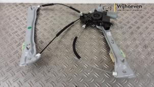 Gebruikte Ruitmechaniek 4Deurs links-voor Opel Insignia Sports Tourer 2.0 GSi Turbo 16V 4x4 Prijs € 100,00 Margeregeling aangeboden door Autodemontage Vrijhoeven B.V.