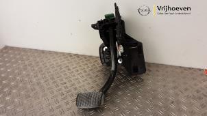 Gebruikte Rempedaal Opel Insignia Sports Tourer 2.0 GSi Turbo 16V 4x4 Prijs € 85,00 Margeregeling aangeboden door Autodemontage Vrijhoeven B.V.