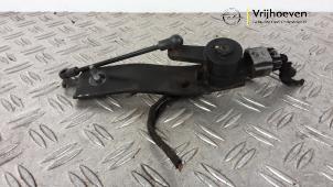 Gebruikte Xenon hoogteregelaar Opel Insignia Sports Tourer 1.6 CDTI 16V 136 Prijs € 80,00 Margeregeling aangeboden door Autodemontage Vrijhoeven B.V.