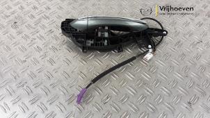 Gebruikte Deurgreep 4Deurs rechts-voor Opel Insignia Sports Tourer 1.6 CDTI 16V 136 Prijs € 125,00 Margeregeling aangeboden door Autodemontage Vrijhoeven B.V.