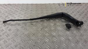 Gebruikte Ruitenwisserarm voor Opel Insignia Sports Tourer 1.6 CDTI 16V 136 Prijs € 15,00 Margeregeling aangeboden door Autodemontage Vrijhoeven B.V.