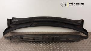 Gebruikte Paravent Opel Adam 1.2 16V Prijs € 30,00 Margeregeling aangeboden door Autodemontage Vrijhoeven B.V.